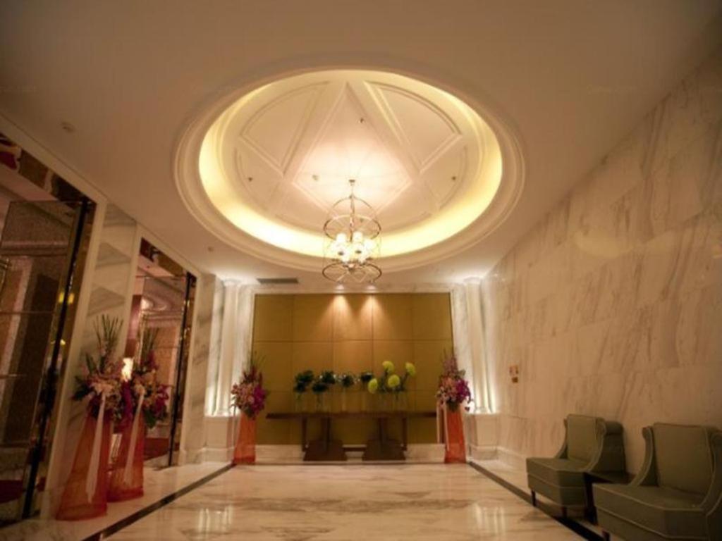 Dongfang Jianguo Hotel ווהאן מראה חיצוני תמונה