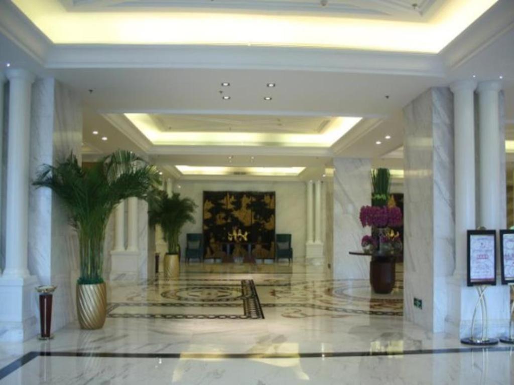 Dongfang Jianguo Hotel ווהאן מראה חיצוני תמונה