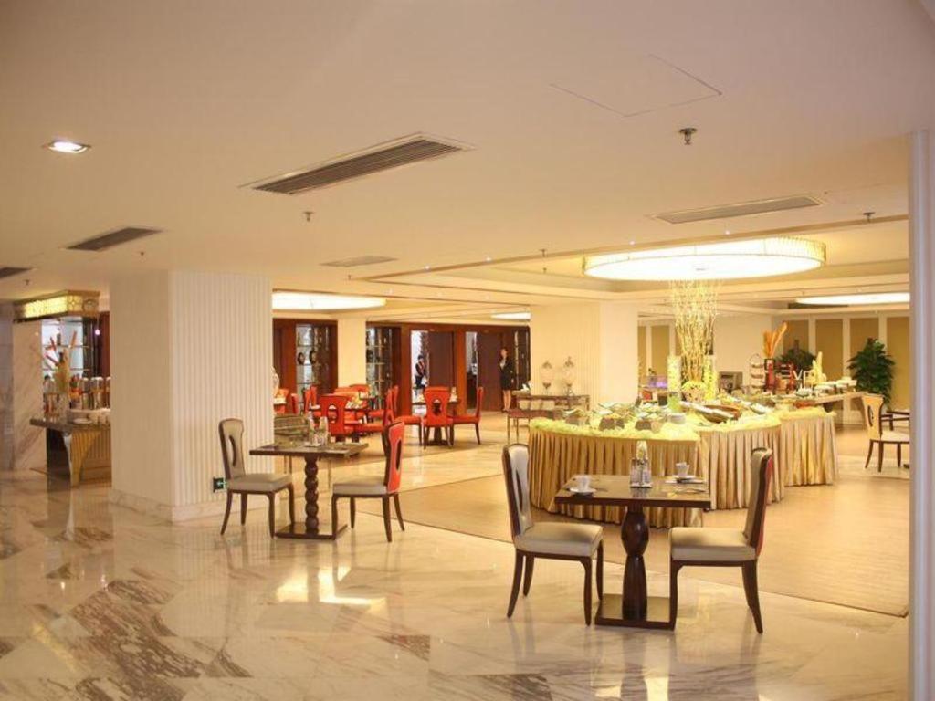 Dongfang Jianguo Hotel ווהאן מראה חיצוני תמונה