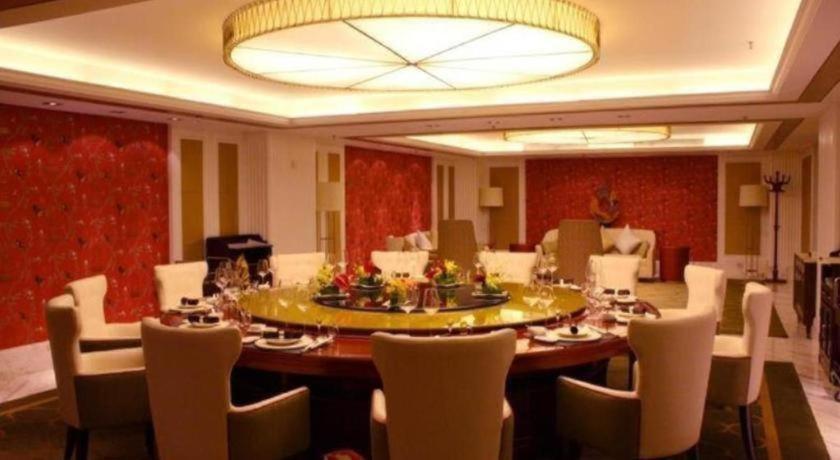 Dongfang Jianguo Hotel ווהאן מראה חיצוני תמונה