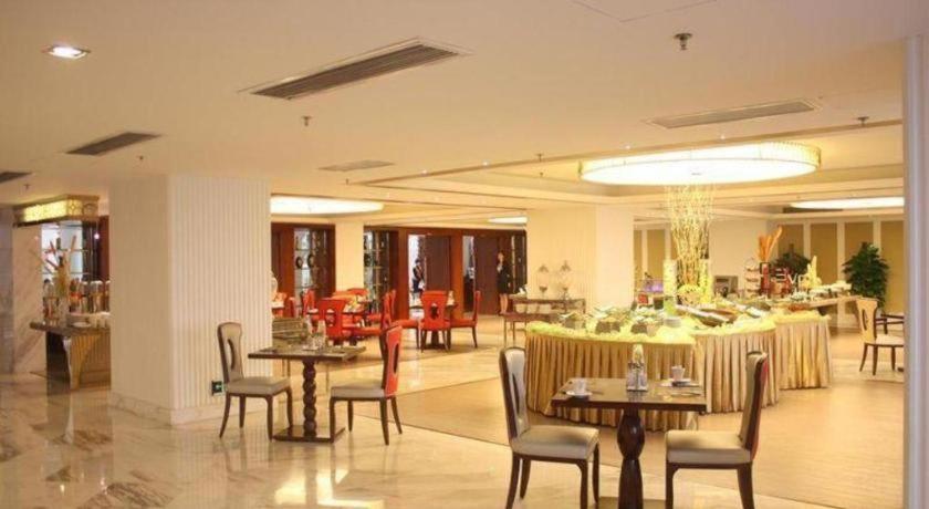 Dongfang Jianguo Hotel ווהאן מראה חיצוני תמונה